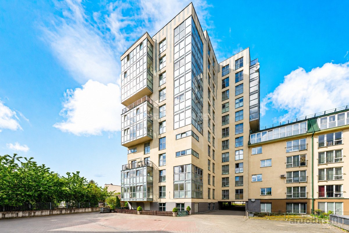 Nuomojamas erdvus ir šviesus 3 kambarių butas - nuotraukos Nr. 16