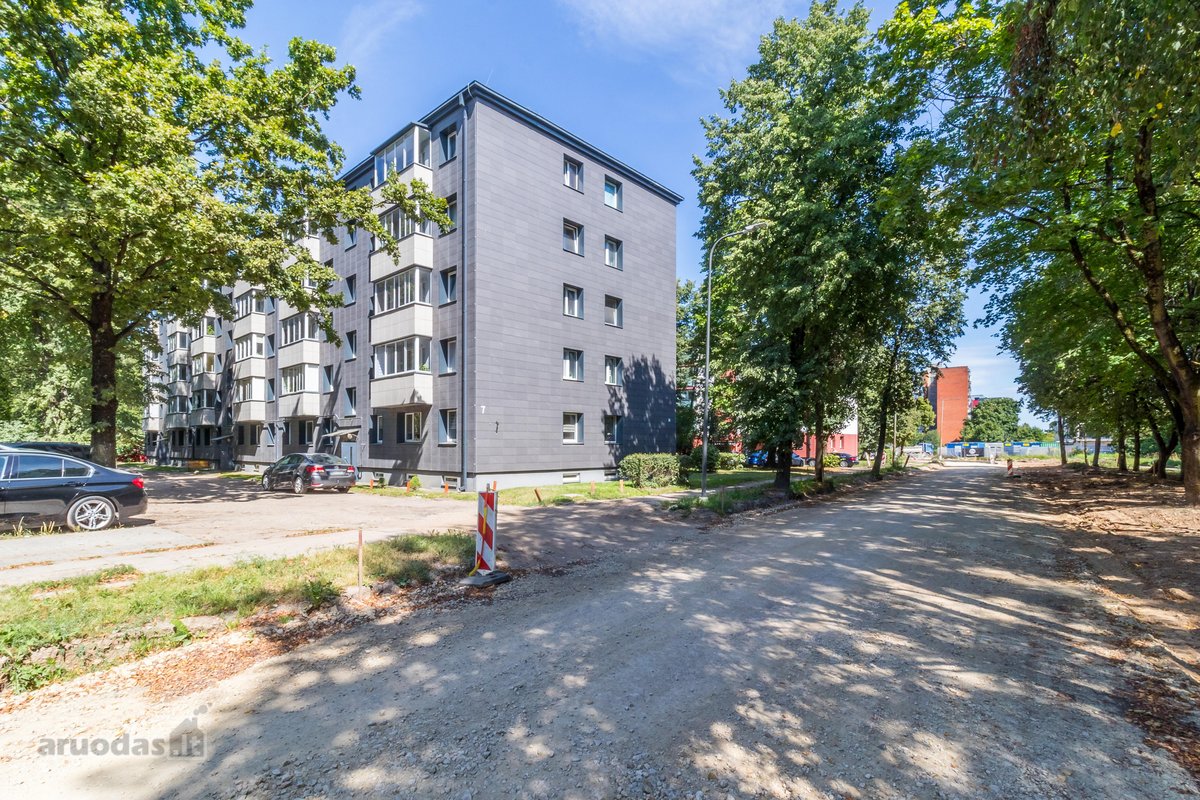 Parduodamas 2 kambarių butas renovuotame name - nuotraukos Nr. 11