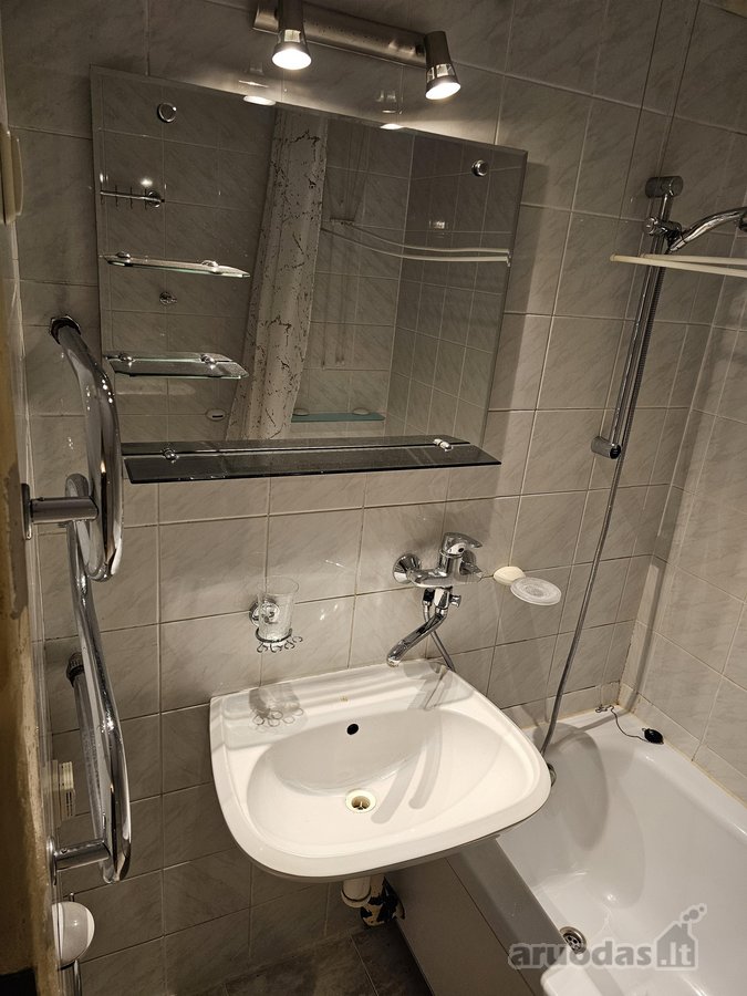 Nuomojamas erdvus ir šviesus 3 kambarių, 70 - nuotraukos Nr. 13
