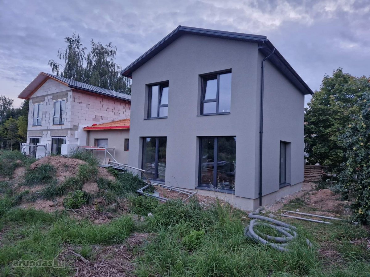 Parduodamas sublokuotas namas per garažus. - nuotraukos Nr. 3