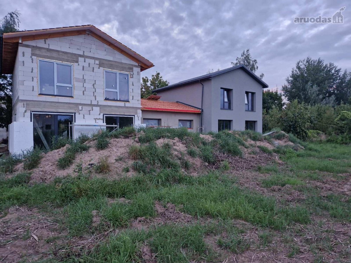 Parduodamas sublokuotas namas per garažus. - nuotraukos Nr. 8