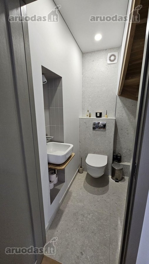 Išnuomojamas naujai suremontuotas 4 kambarių - nuotraukos Nr. 11
