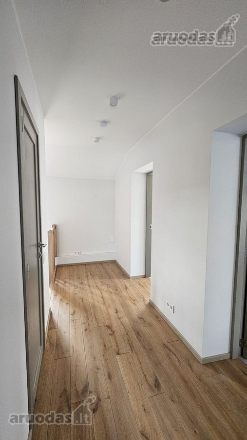 Išnuomojamas naujai suremontuotas 4 kambarių - nuotraukos Nr. 24