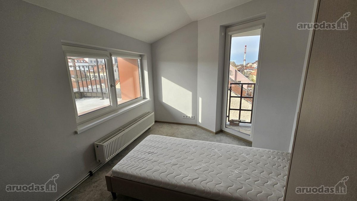 Išnuomojamas naujai suremontuotas 4 kambarių - nuotraukos Nr. 32