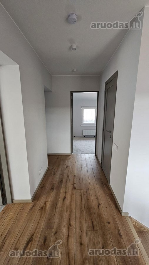 Išnuomojamas naujai suremontuotas 4 kambarių - nuotraukos Nr. 37