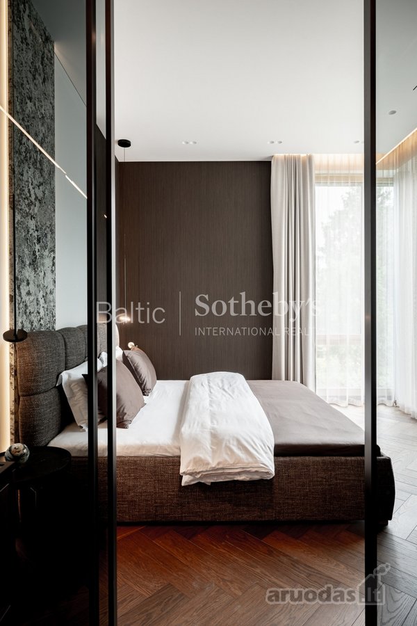 Išskirtinės architektūros namai Antakalnyje - nuotraukos Nr. 15