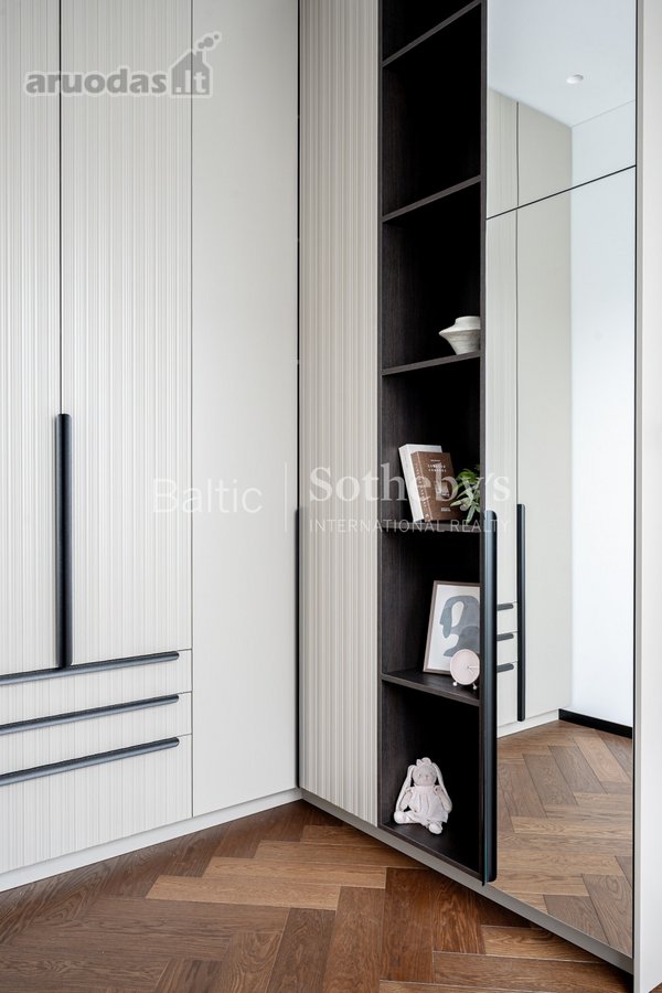 Išskirtinės architektūros namai Antakalnyje - nuotraukos Nr. 25