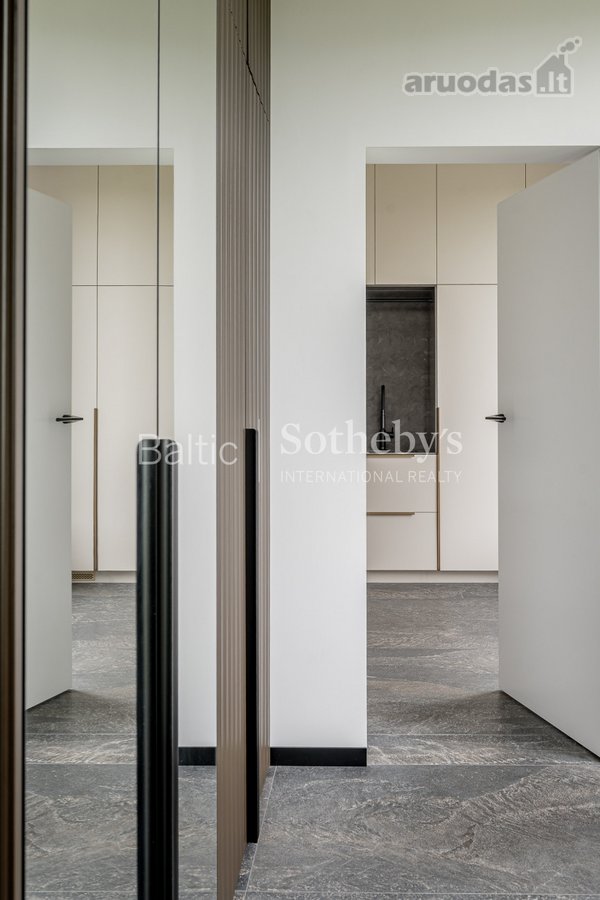 Išskirtinės architektūros namai Antakalnyje - nuotraukos Nr. 34