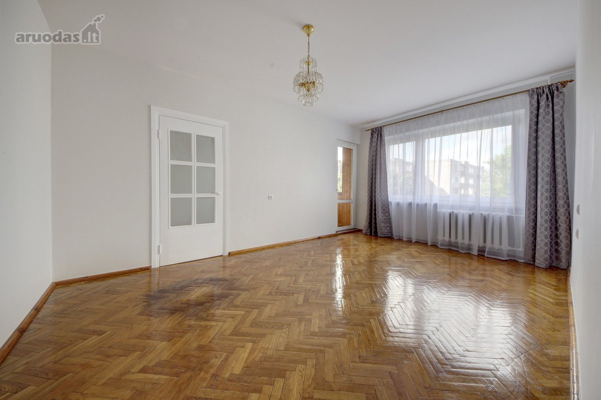 Parduodamas trijų kambarių butas su visais - nuotraukos Nr. 6