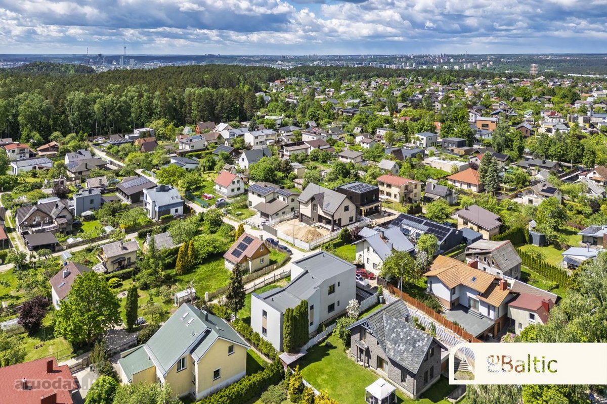Parduodamas erdvus namas gamtos apsuptyje - nuotraukos Nr. 12