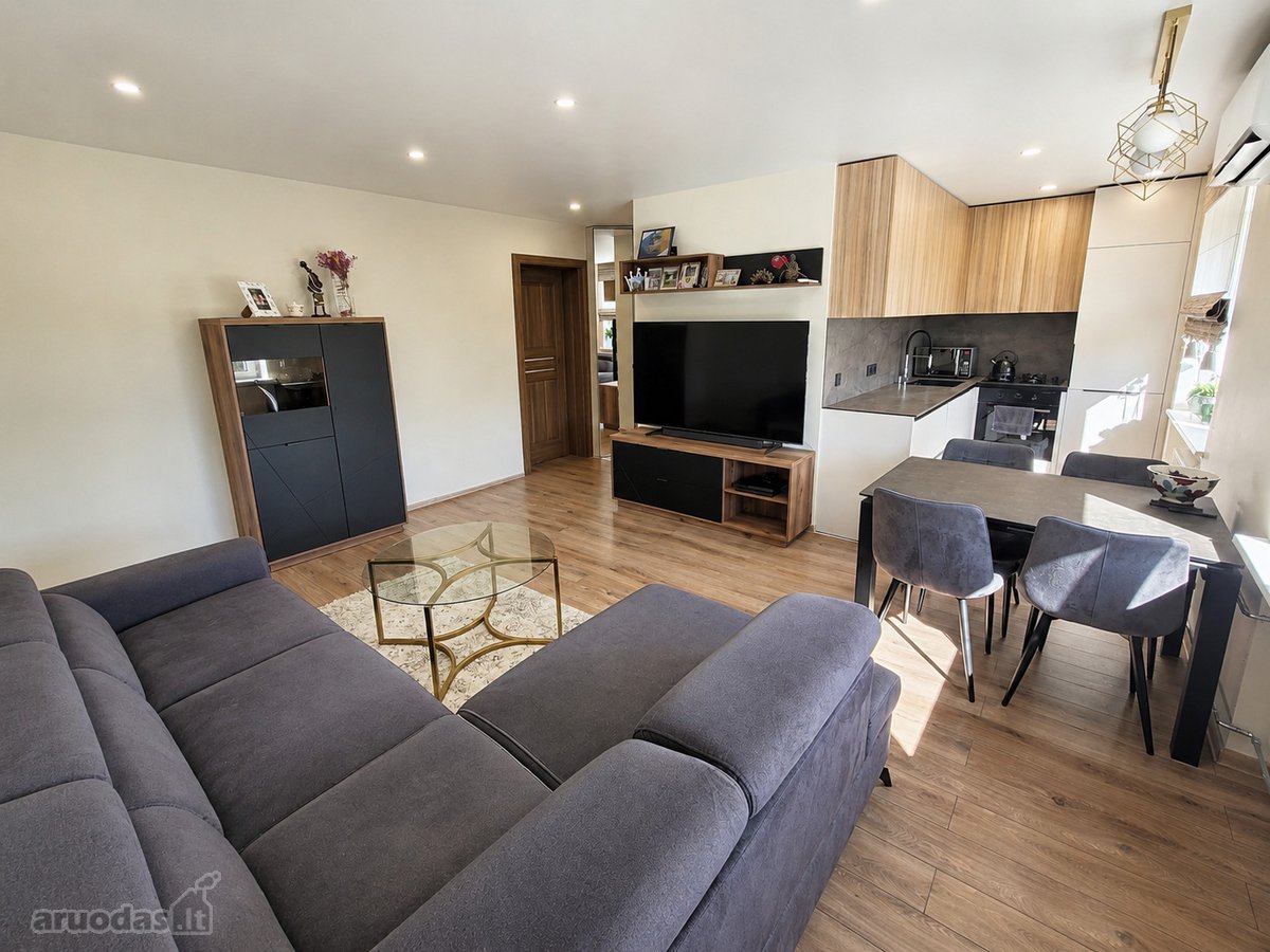 Suremontuotas 3 kambarių butas renovuotame - nuotraukos Nr. 2