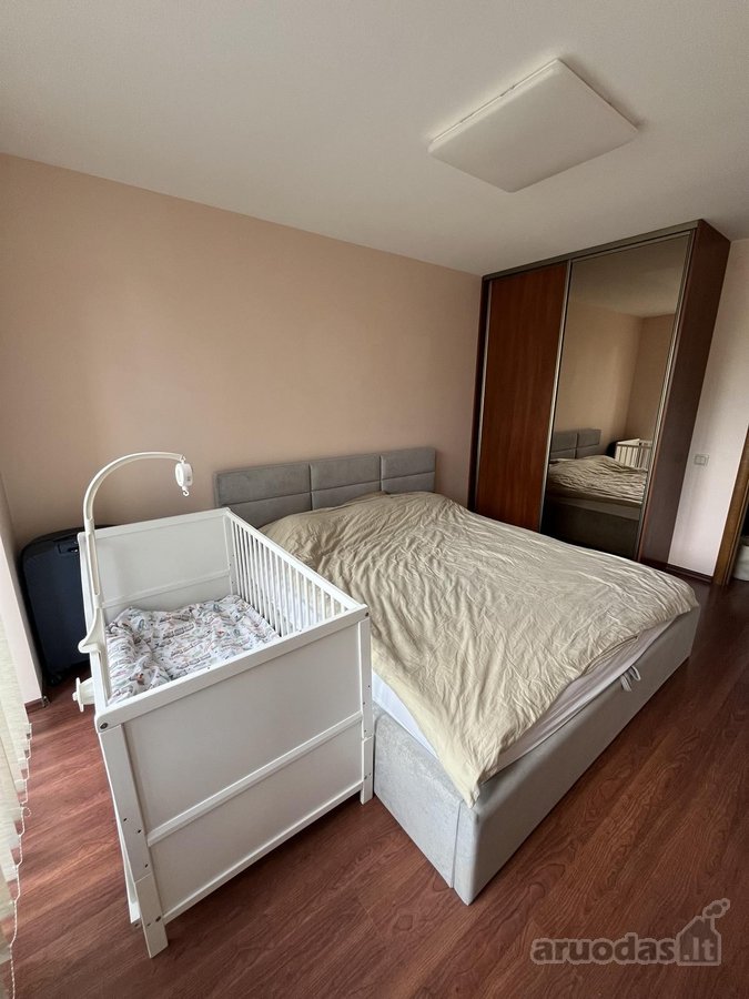 Išnuomojamas šviesus 3 kambarių butas Jurgio - nuotraukos Nr. 8