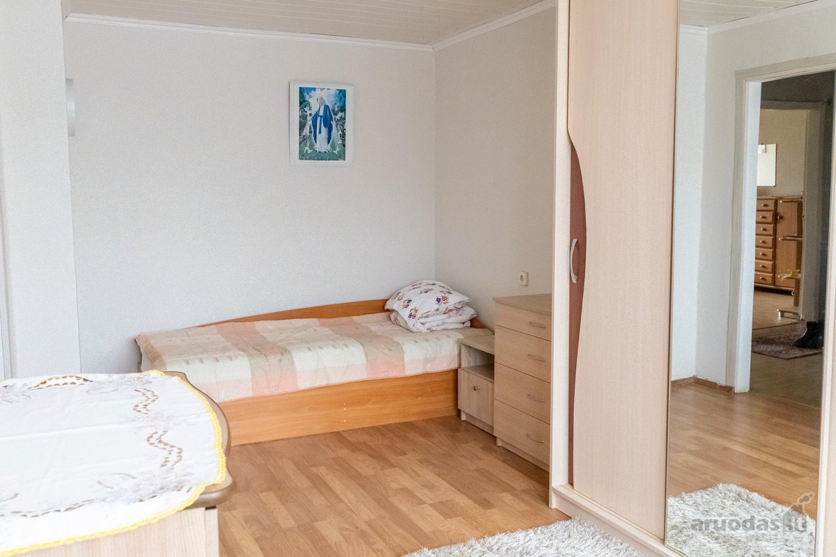 Parduodamas erdvus ir šviesus 3 kambarių - nuotraukos Nr. 3