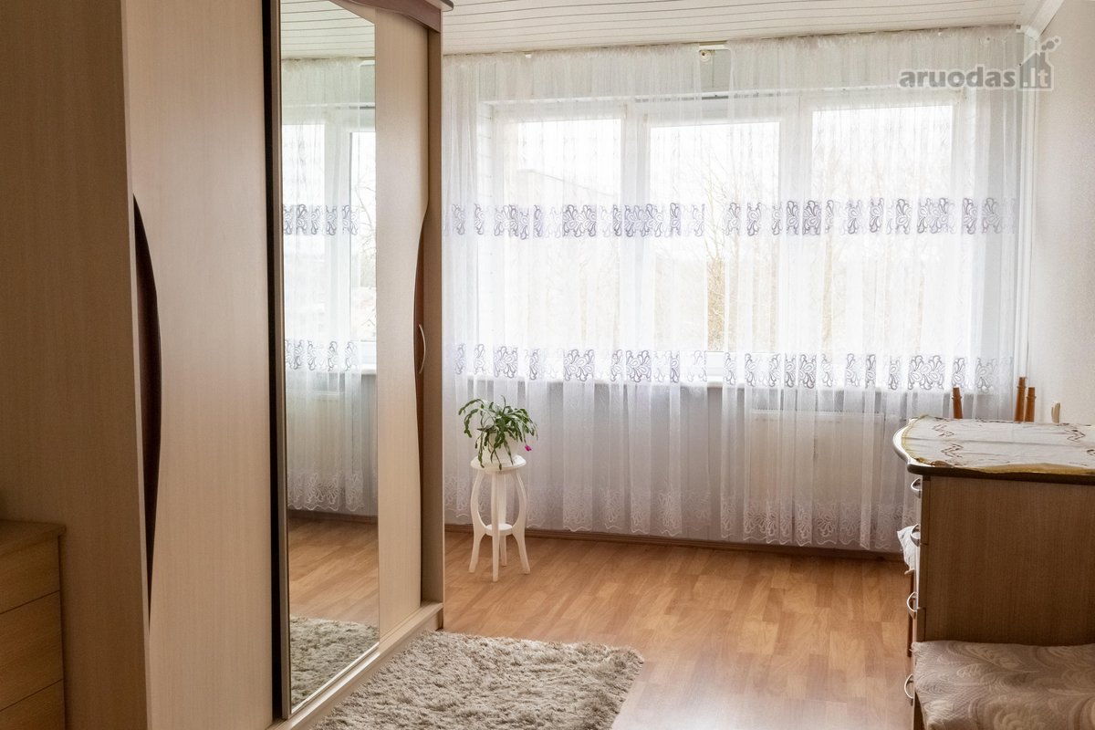 Parduodamas erdvus ir šviesus 3 kambarių - nuotraukos Nr. 4