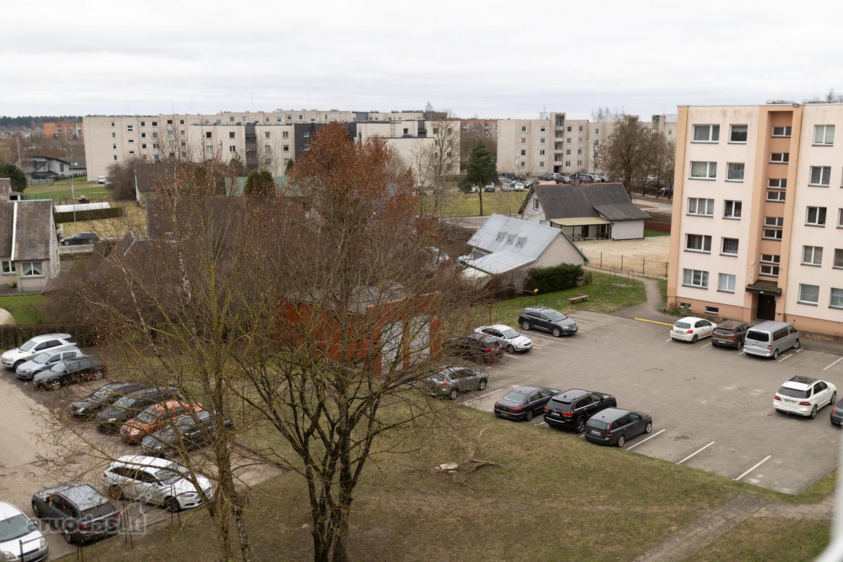Parduodamas erdvus ir šviesus 3 kambarių - nuotraukos Nr. 9