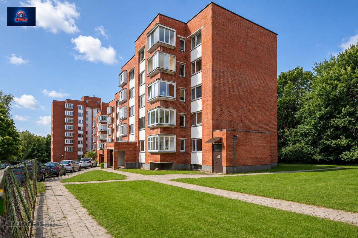 Parduodamas erdvus 4 kambarių butas šalia - nuotraukos Nr. 19