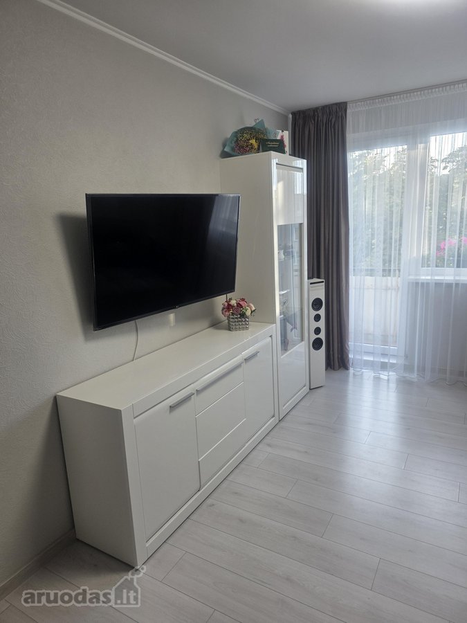 Parduodamas erdvus ir šviesus 3 kambarių - nuotraukos Nr. 6