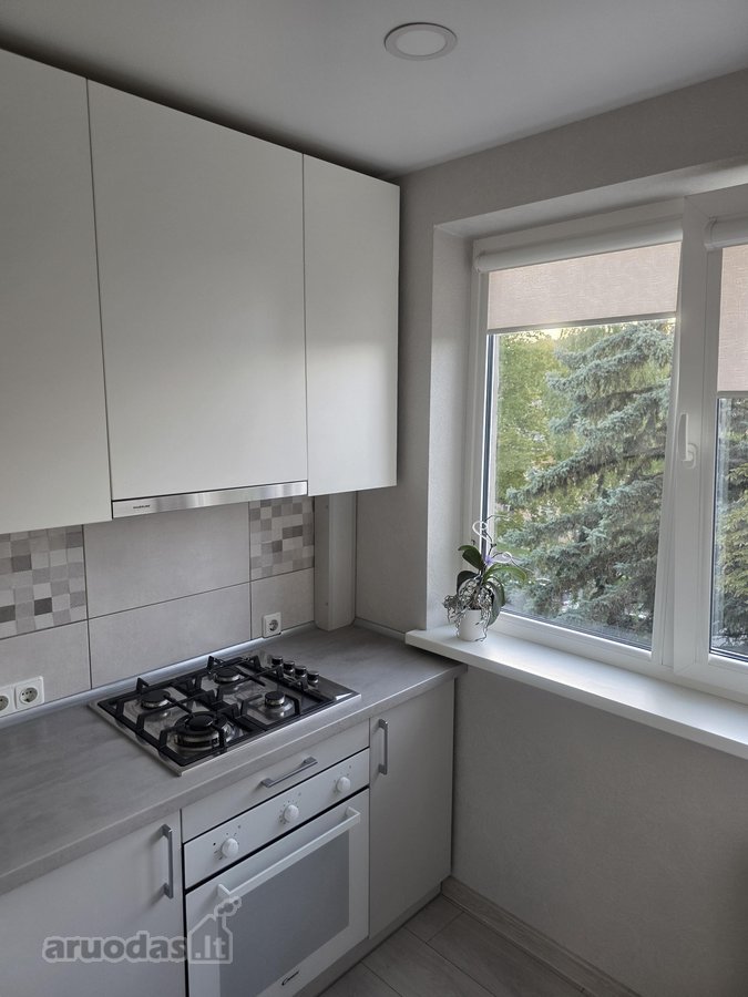 Parduodamas erdvus ir šviesus 3 kambarių - nuotraukos Nr. 16