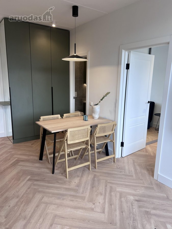 Nuomojamas šviesus ir stilingas 2 kambarių - nuotraukos Nr. 6