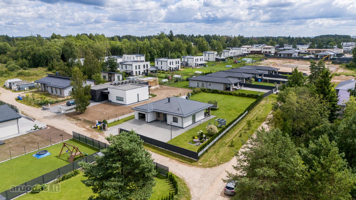 Parduodamas prabangus 163 m2 ploto A+ klasės - nuotraukos Nr. 23