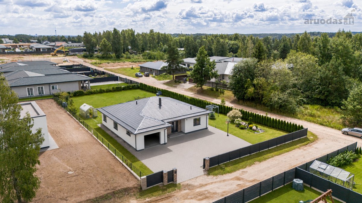 Parduodamas prabangus 163 m2 ploto A+ klasės - nuotraukos Nr. 25