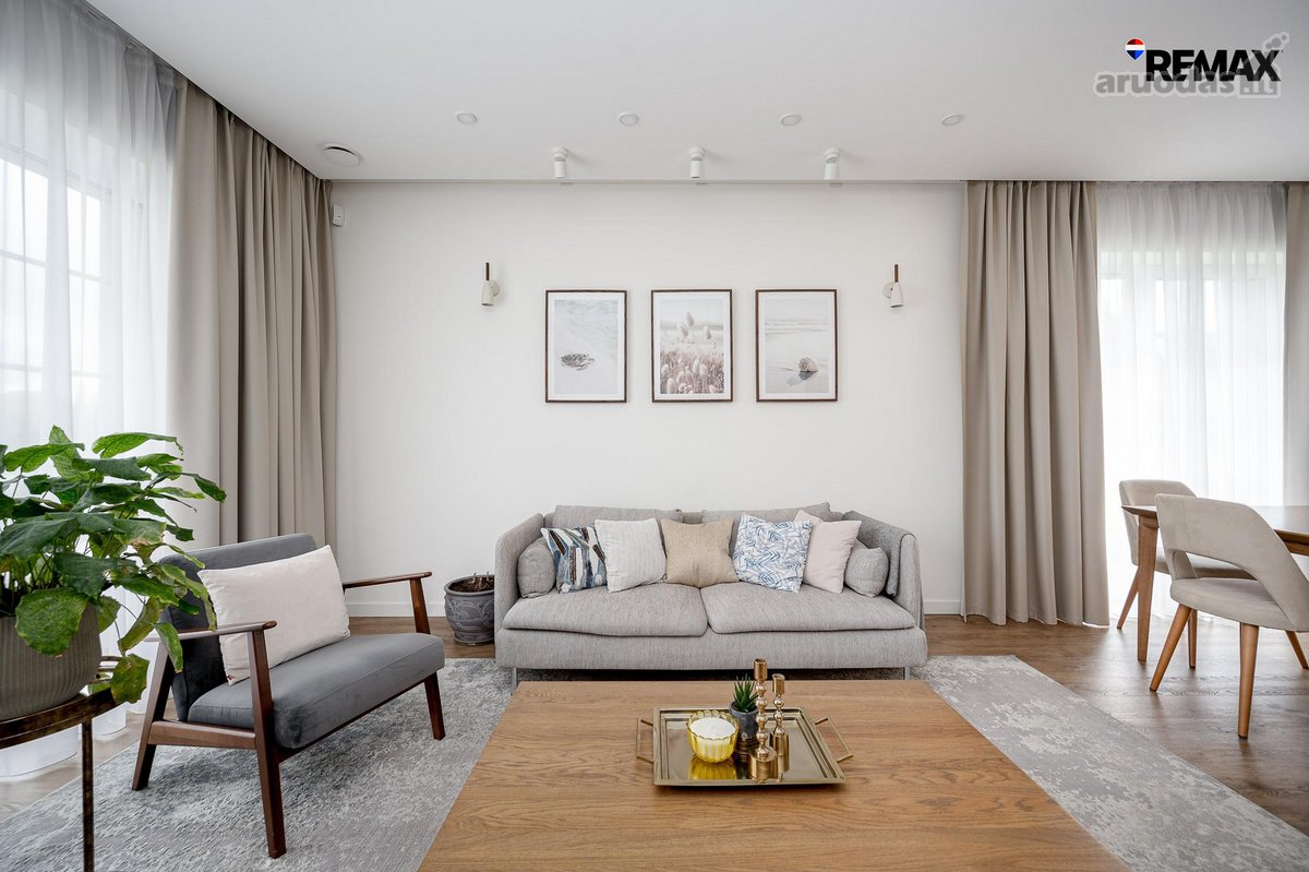 Parduodamas erdvus ir šiuolaikiškas 5 - nuotraukos Nr. 3
