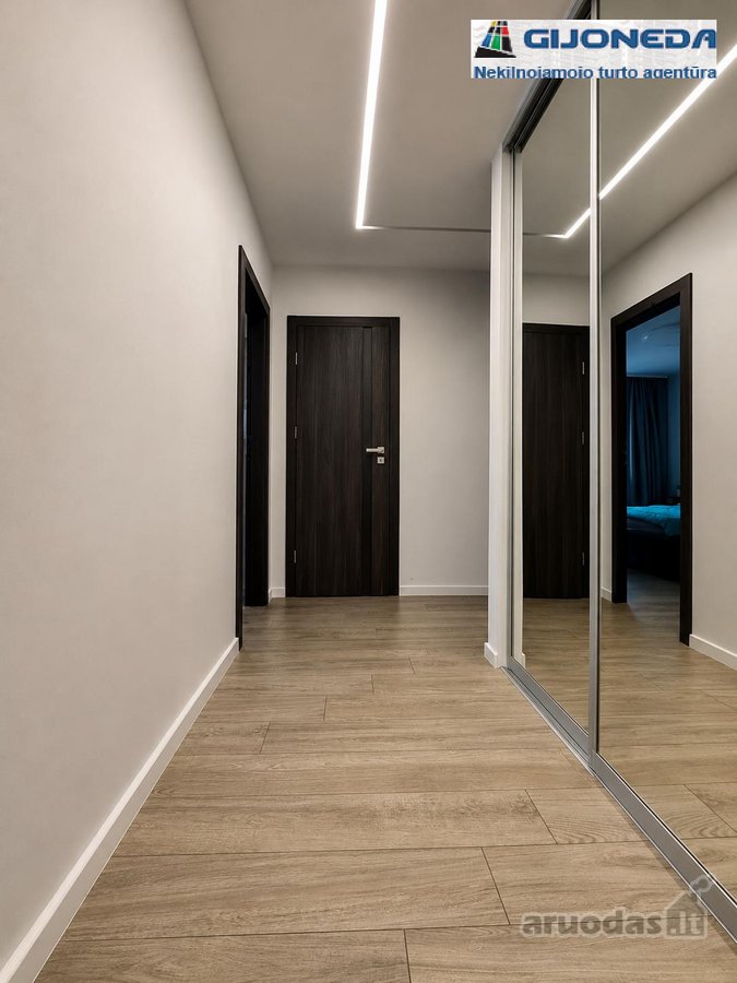 Išskirtinis 171 kv. m šeimos butas 20-ajame - nuotraukos Nr. 20