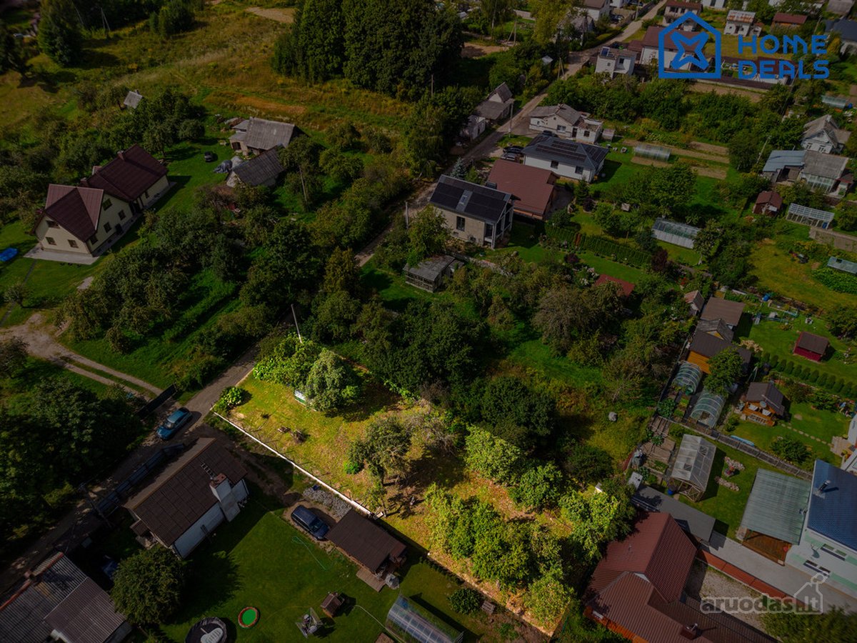 Ramioje sodų aplinkoje, apsuptas brandžių - nuotraukos Nr. 5