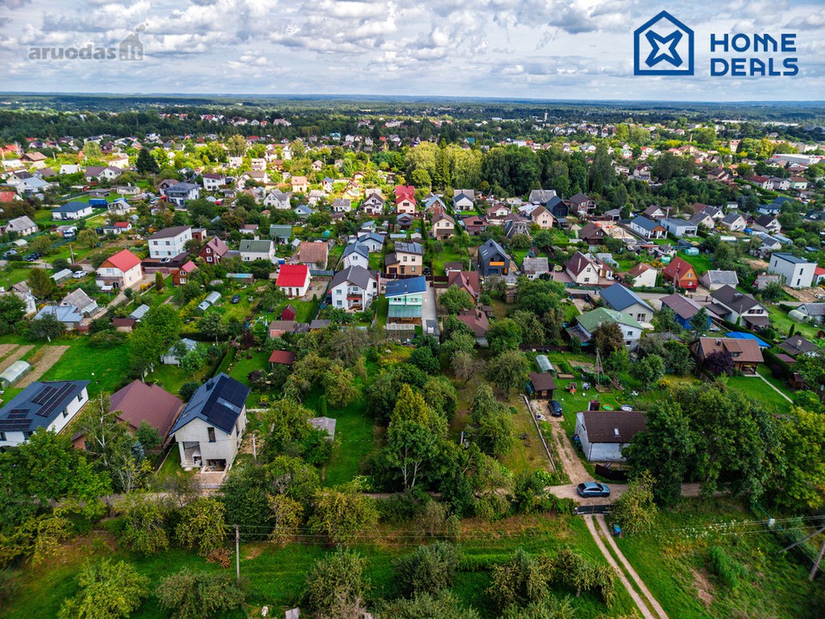 Ramioje sodų aplinkoje, apsuptas brandžių - nuotraukos Nr. 8
