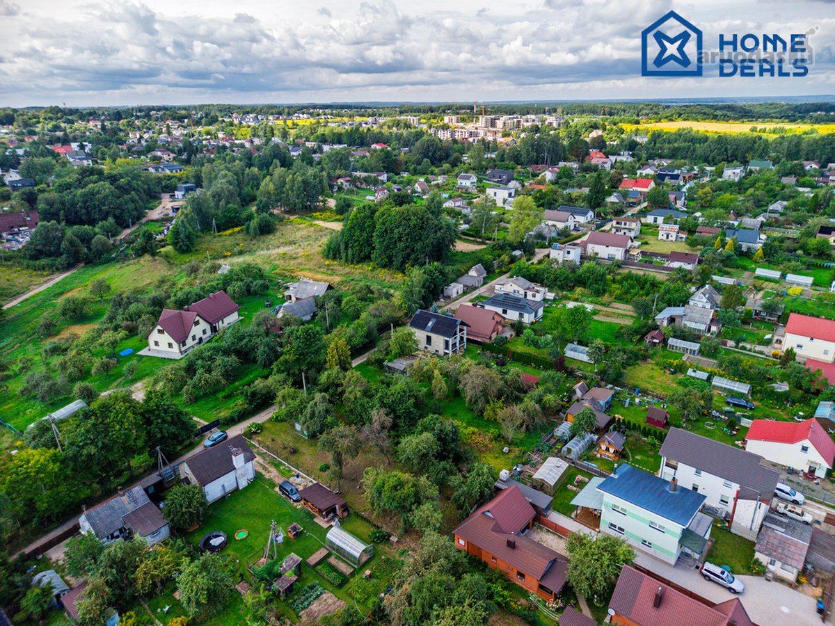 Ramioje sodų aplinkoje, apsuptas brandžių - nuotraukos Nr. 13