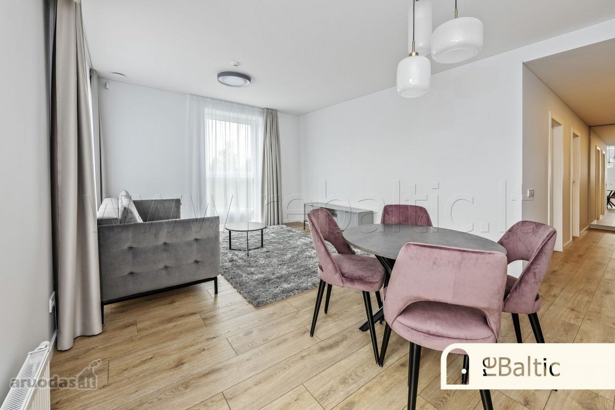 Stilingi, trijų kambarių apartamentai &bdquo - nuotraukos Nr. 4