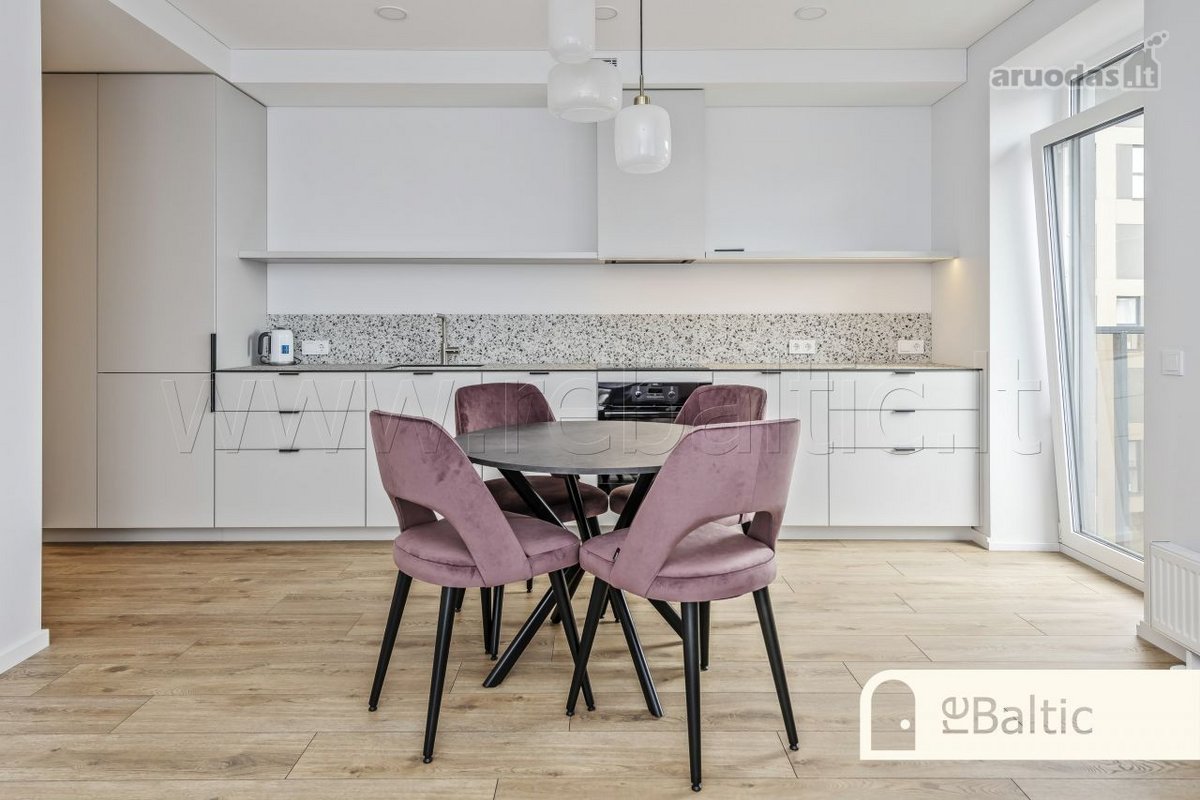 Stilingi, trijų kambarių apartamentai &bdquo - nuotraukos Nr. 6