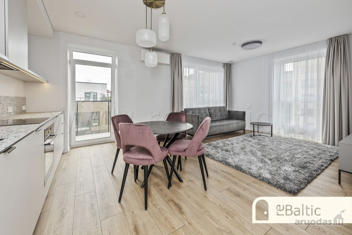 Stilingi, trijų kambarių apartamentai &bdquo - nuotraukos Nr. 7