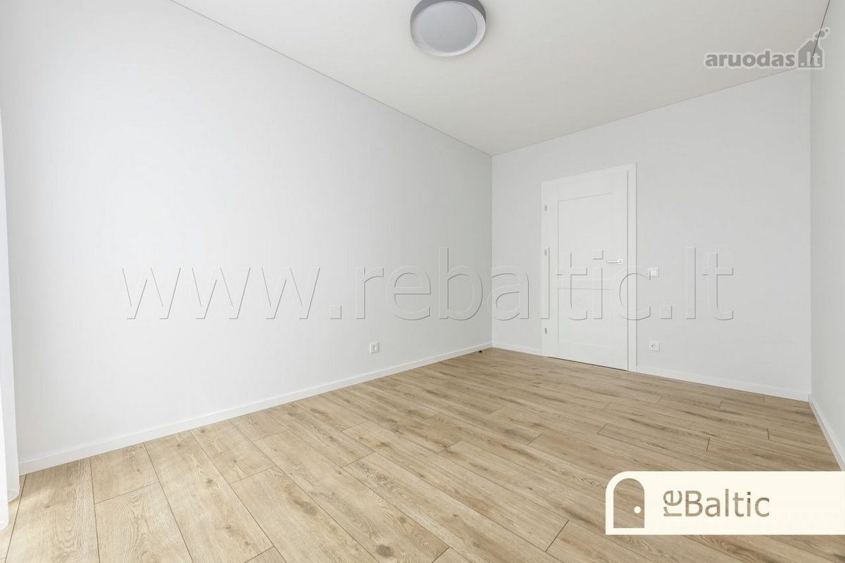 Stilingi, trijų kambarių apartamentai &bdquo - nuotraukos Nr. 15