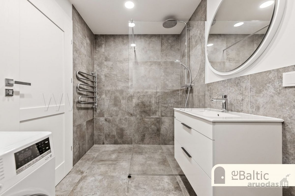 Stilingi, trijų kambarių apartamentai &bdquo - nuotraukos Nr. 17