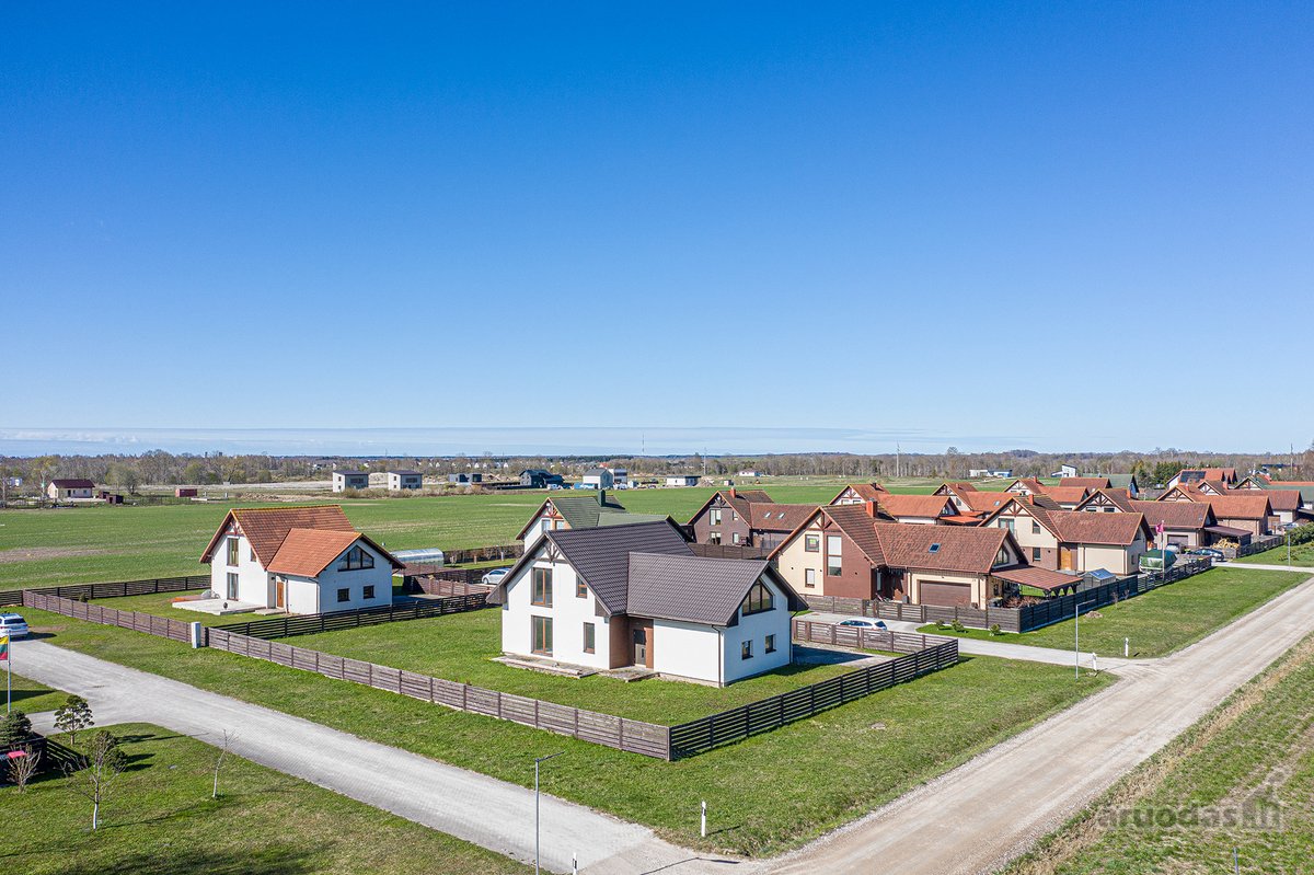 Parduodamas 190 m² namas su garažu ir 10,86 - nuotraukos Nr. 4