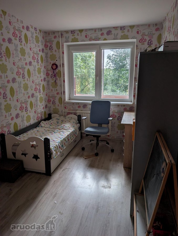 Parduodamas erdvus 3 nepereinamų kambarių - nuotraukos Nr. 3
