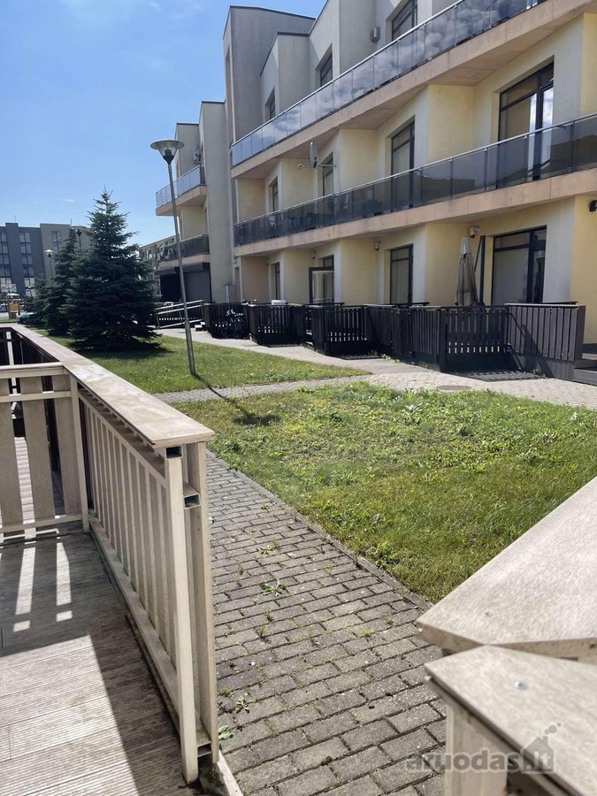 Uždara teritorija ,įvažiavimas šlagbaumas ,du - nuotraukos Nr. 2