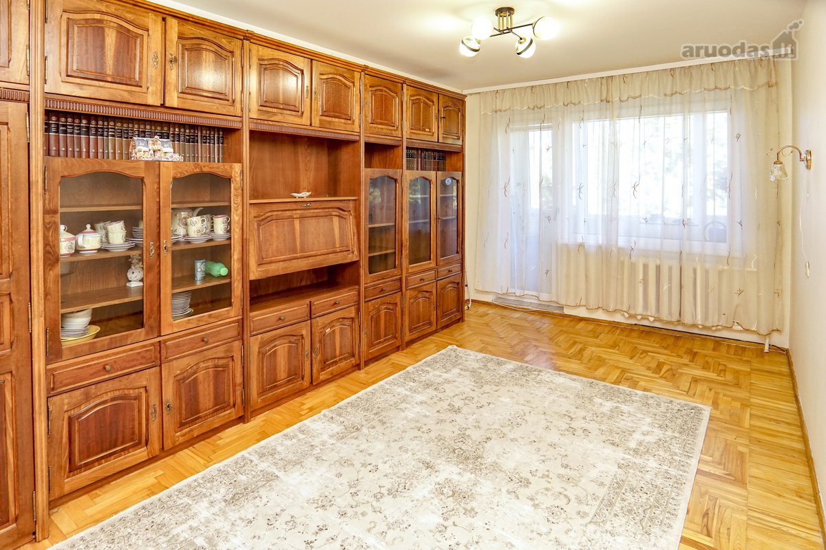 Nuomojamas tvarkingas ir erdvus 3 kambarių - nuotraukos Nr. 13
