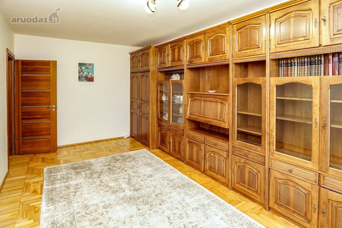 Nuomojamas tvarkingas ir erdvus 3 kambarių - nuotraukos Nr. 14