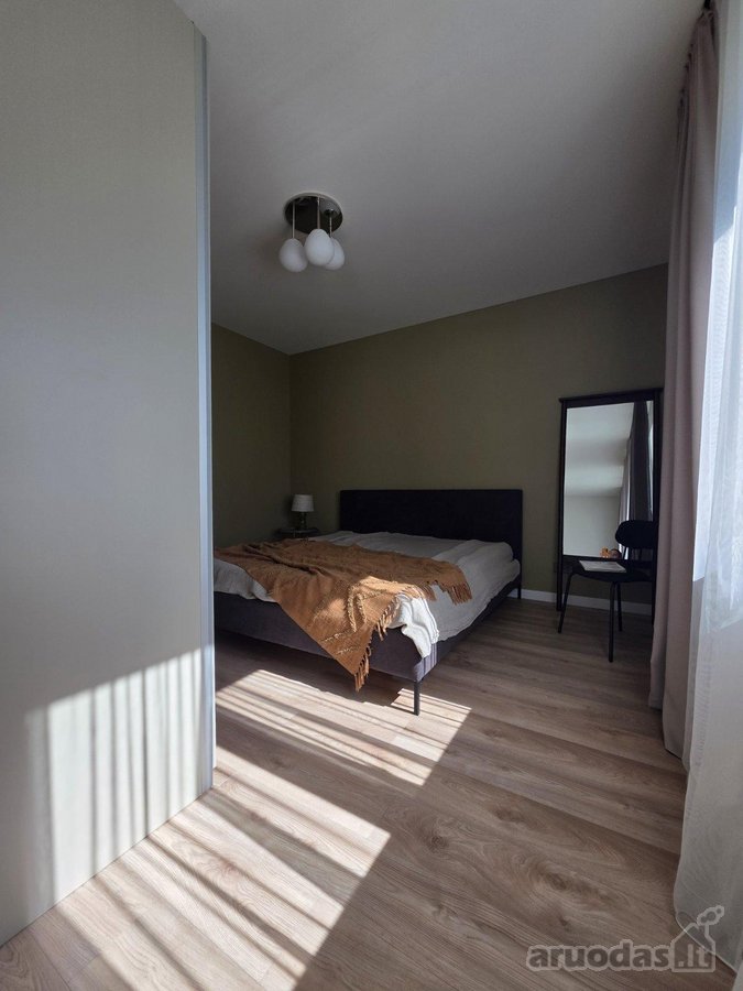 Nuomojamas naujai suremontuotas, šviesus ir - nuotraukos Nr. 18