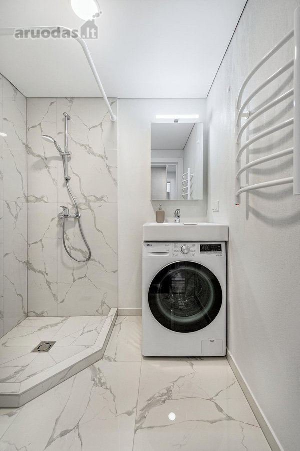 Lt-een (below) - nuotraukos Nr. 6