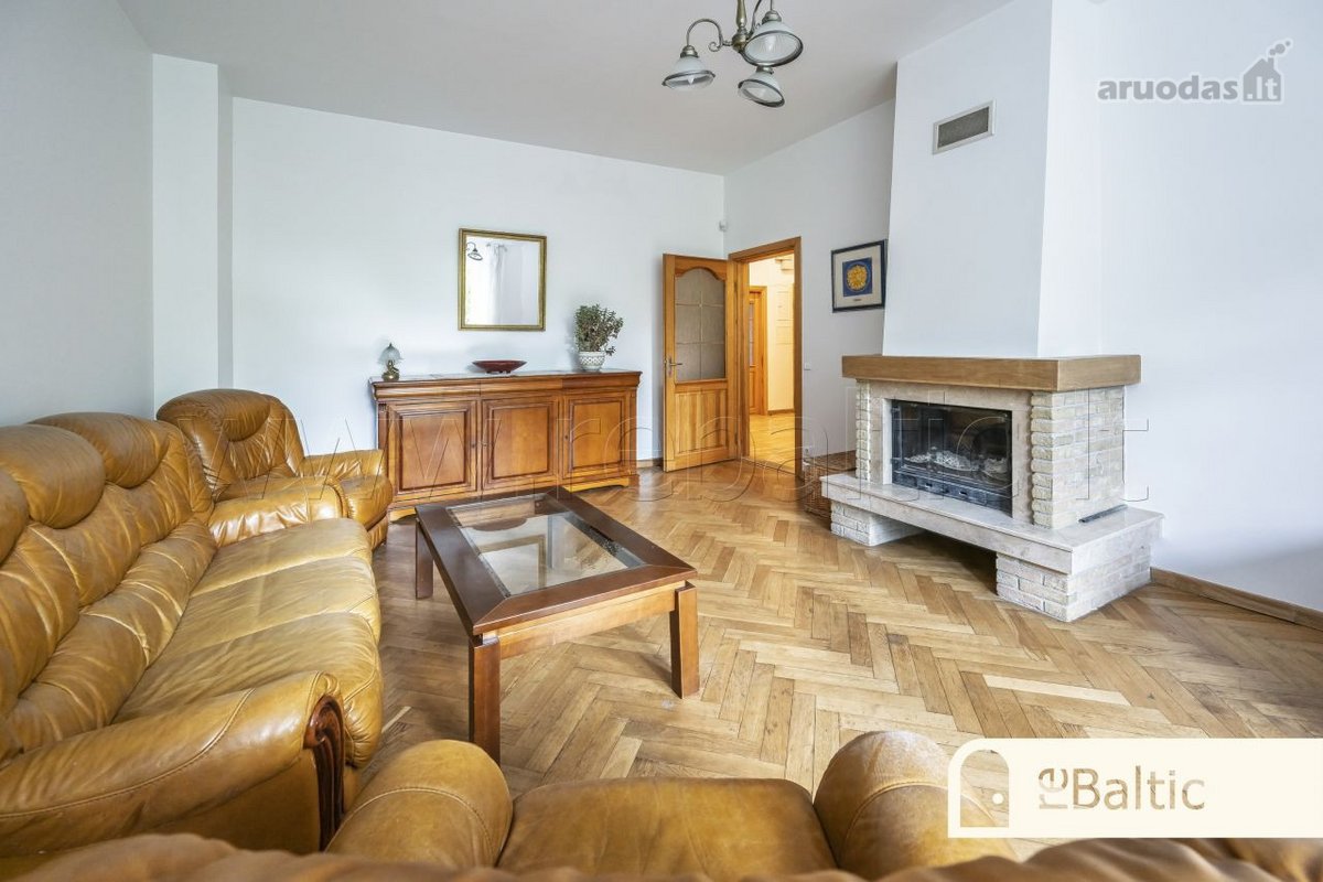 Erdvus trijų kambarių butas Senamiestyje su - nuotraukos Nr. 6