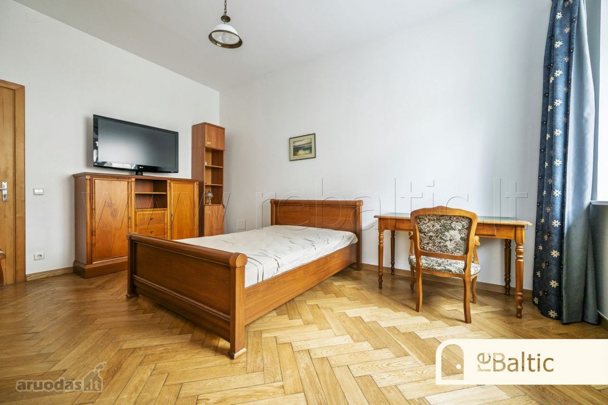 Erdvus trijų kambarių butas Senamiestyje su - nuotraukos Nr. 15