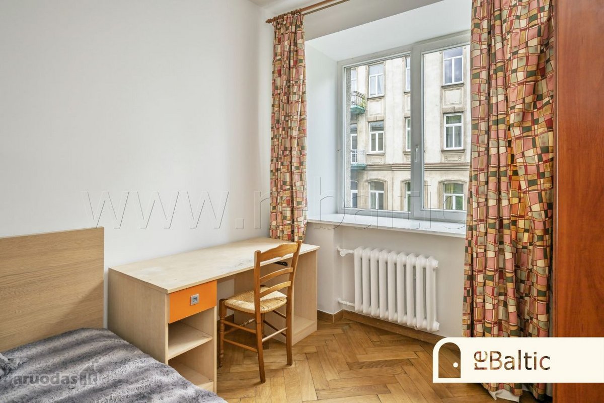Erdvus trijų kambarių butas Senamiestyje su - nuotraukos Nr. 20