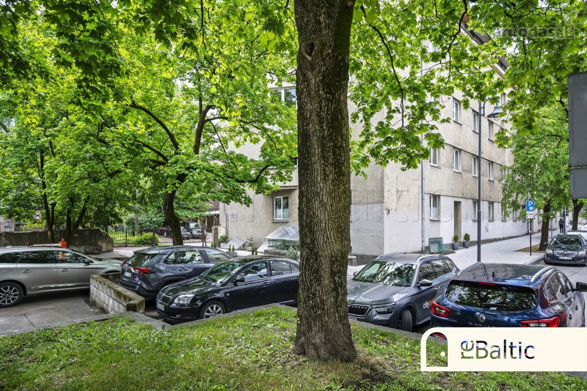 Erdvus trijų kambarių butas Senamiestyje su - nuotraukos Nr. 28