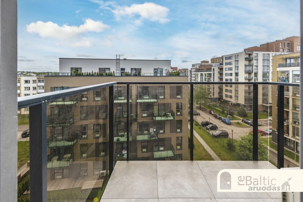 Stilingi, trijų kambarių apartamentai &bdquo - nuotraukos Nr. 9