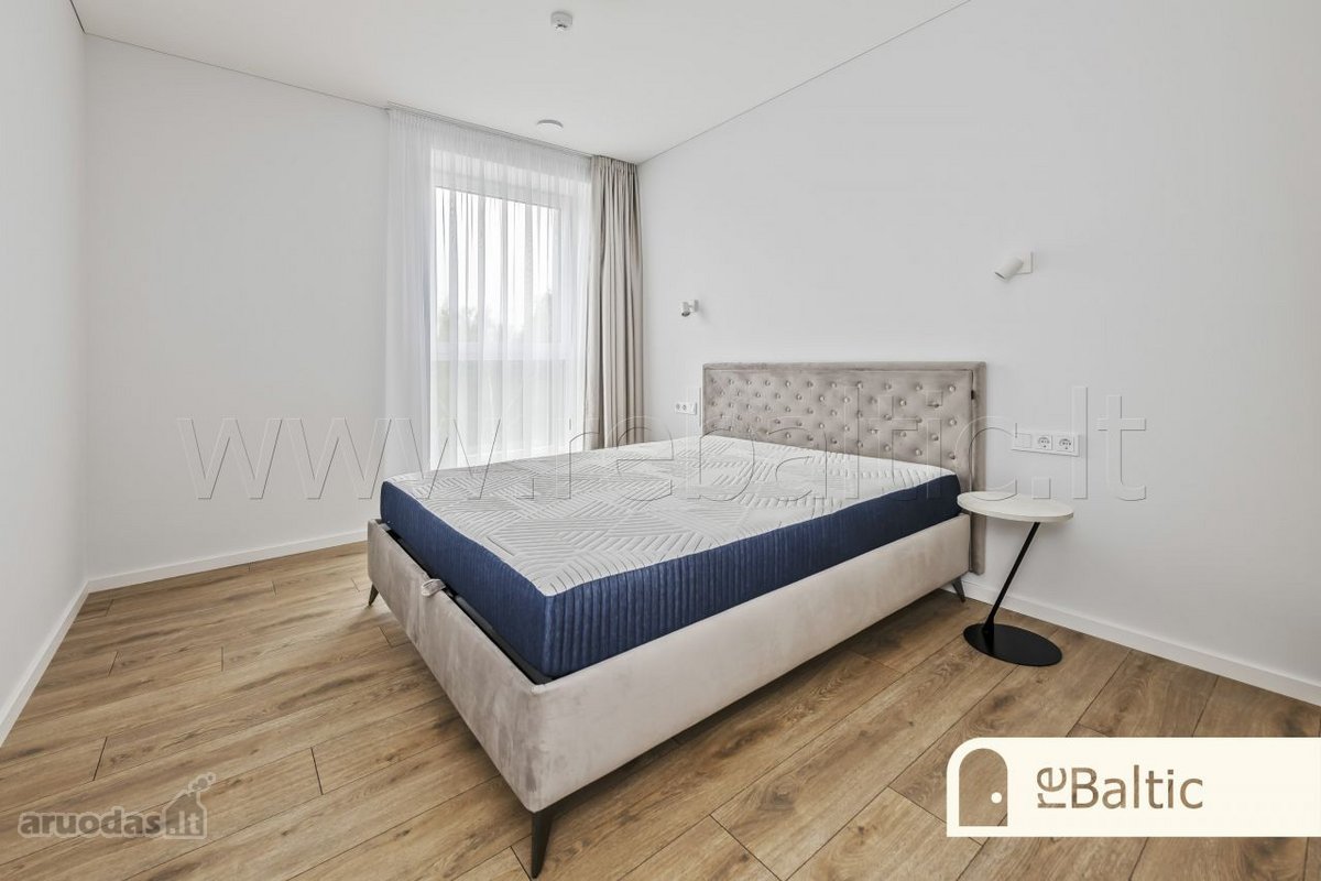 Stilingi, trijų kambarių apartamentai &bdquo - nuotraukos Nr. 11