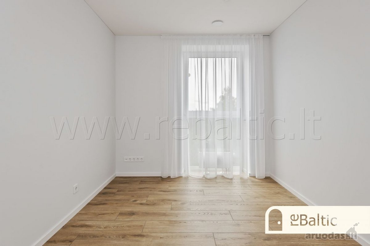 Stilingi, trijų kambarių apartamentai &bdquo - nuotraukos Nr. 14