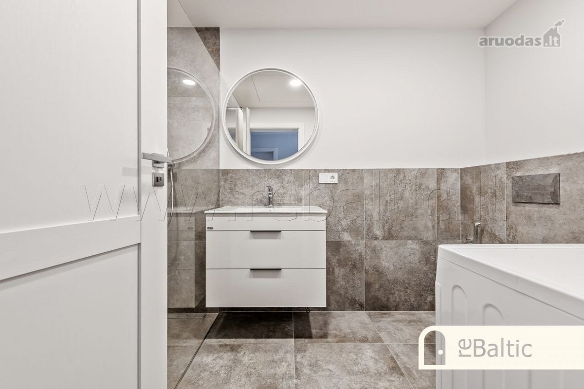 Stilingi, trijų kambarių apartamentai &bdquo - nuotraukos Nr. 16